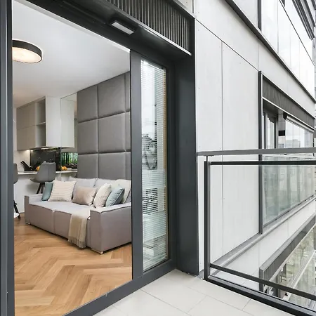 Golden - Luxury 2-bedroom, Mennica Residence&166 Lägenhet Warszawa