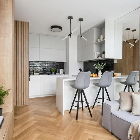 Golden - Luxury 2-bedroom, Mennica Residence&166 *