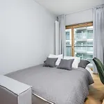 Golden - Luxury 2-bedroom, Mennica Residence&166