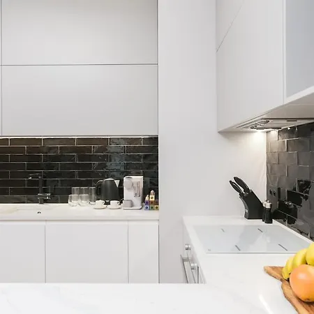 Apartamento Golden - Luxury 2-bedroom, Mennica Residence&166 Varsovia