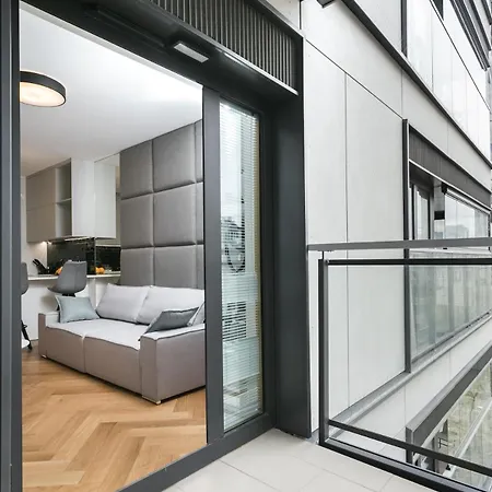 Golden - Luxury 2-bedroom, Mennica Residence&166 Varsovia