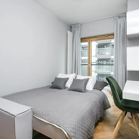 Golden - Luxury 2-bedroom, Mennica Residence&166 Varsovia