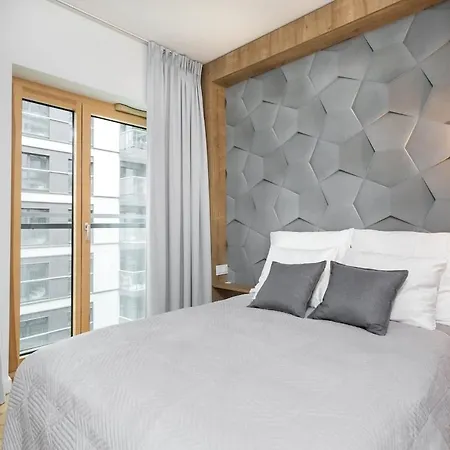 Golden - Luxury 2-bedroom, Mennica Residence&166 *