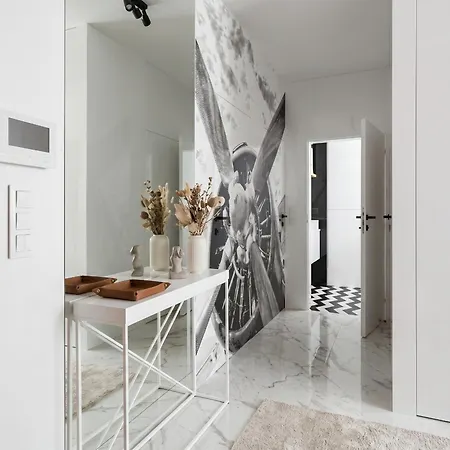 Golden - Luxury 2-bedroom, Mennica Residence&166 * Varsovia