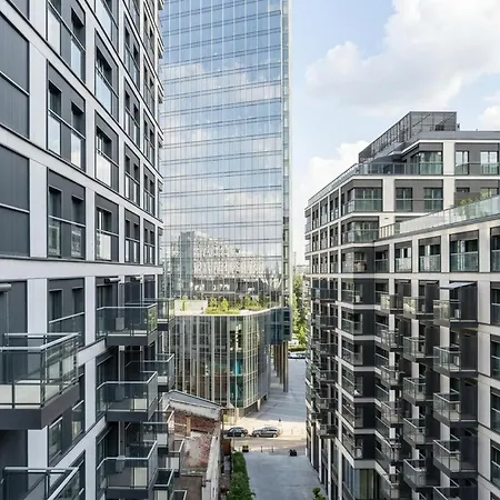 Golden - Luxury 2-bedroom, Mennica Residence&166 Apartment Warschau