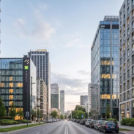 Golden - Luxury 2-bedroom, Mennica Residence&166