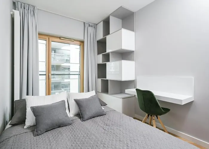 Golden - Luxury 2-bedroom, Mennica Residence&166 アパート ワルシャワ