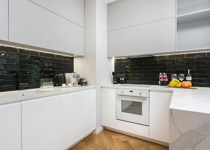 Golden - Luxury 2-bedroom, Mennica Residence&166 * ワルシャワ