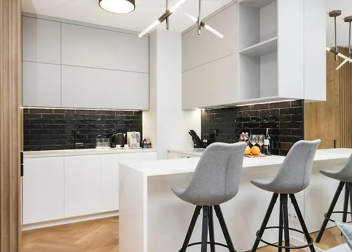 Golden - Luxury 2-bedroom, Mennica Residence&166 ワルシャワ