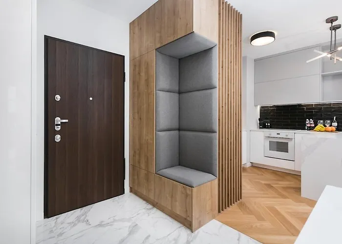 Golden - Luxury 2-bedroom, Mennica Residence&166 * ワルシャワ