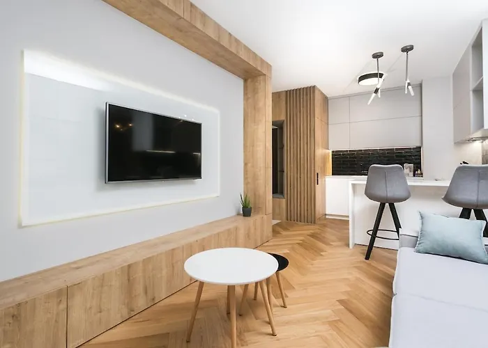 Golden - Luxury 2-bedroom, Mennica Residence&166