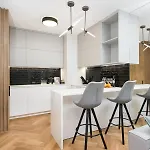 Golden - Luxury 2-bedroom, Mennica Residence&166 Warszawa