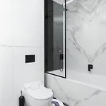 Golden - Luxury 2-bedroom, Mennica Residence&166 Warszawa