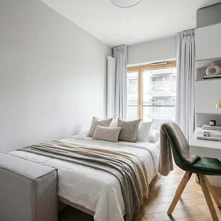 Golden - Luxury 2-bedroom, Mennica Residence&166